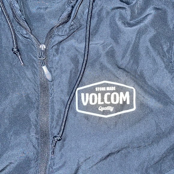 Volcom Windbreaker - Picture 2 of 4